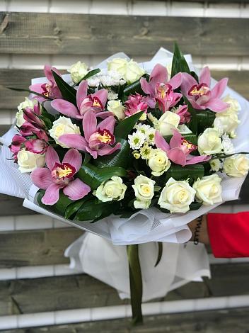 Букет цветов из: Розы и Хризантемы в Воргашоре
