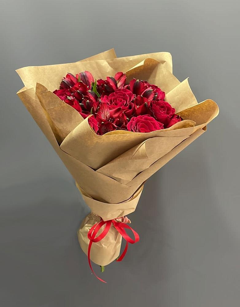 Букет цветов из: Альстромерии и Розы в Воргашоре