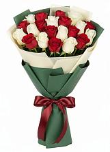 Букет Микс из красных и белых роз в Воргашоре