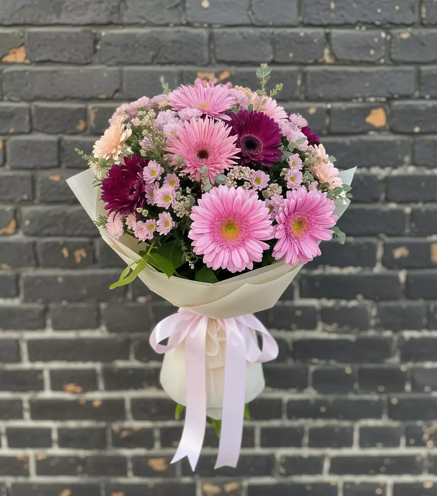 Букет цветов из: Герберы и Хризантемы в Воргашоре