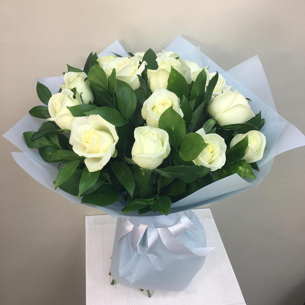 Букет 15 Белых роз Проуд в Воргашоре