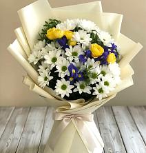 Букет цветов из:  Ирисы, Хризантемы и Розы в Воргашоре