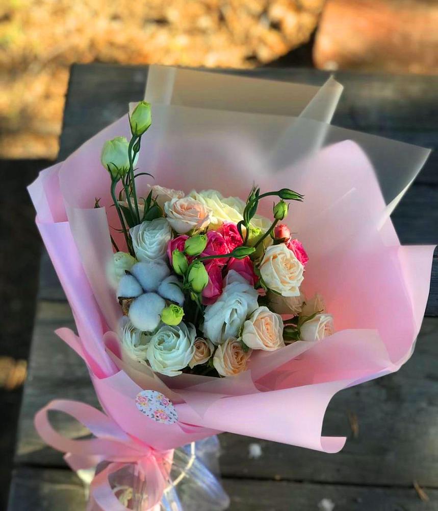 Букет цветов из: Розы и Лизиантусы в Воргашоре