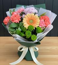Букет цветов из:  Гвоздики, Розы, Герберы и Хризантемы в Воргашоре