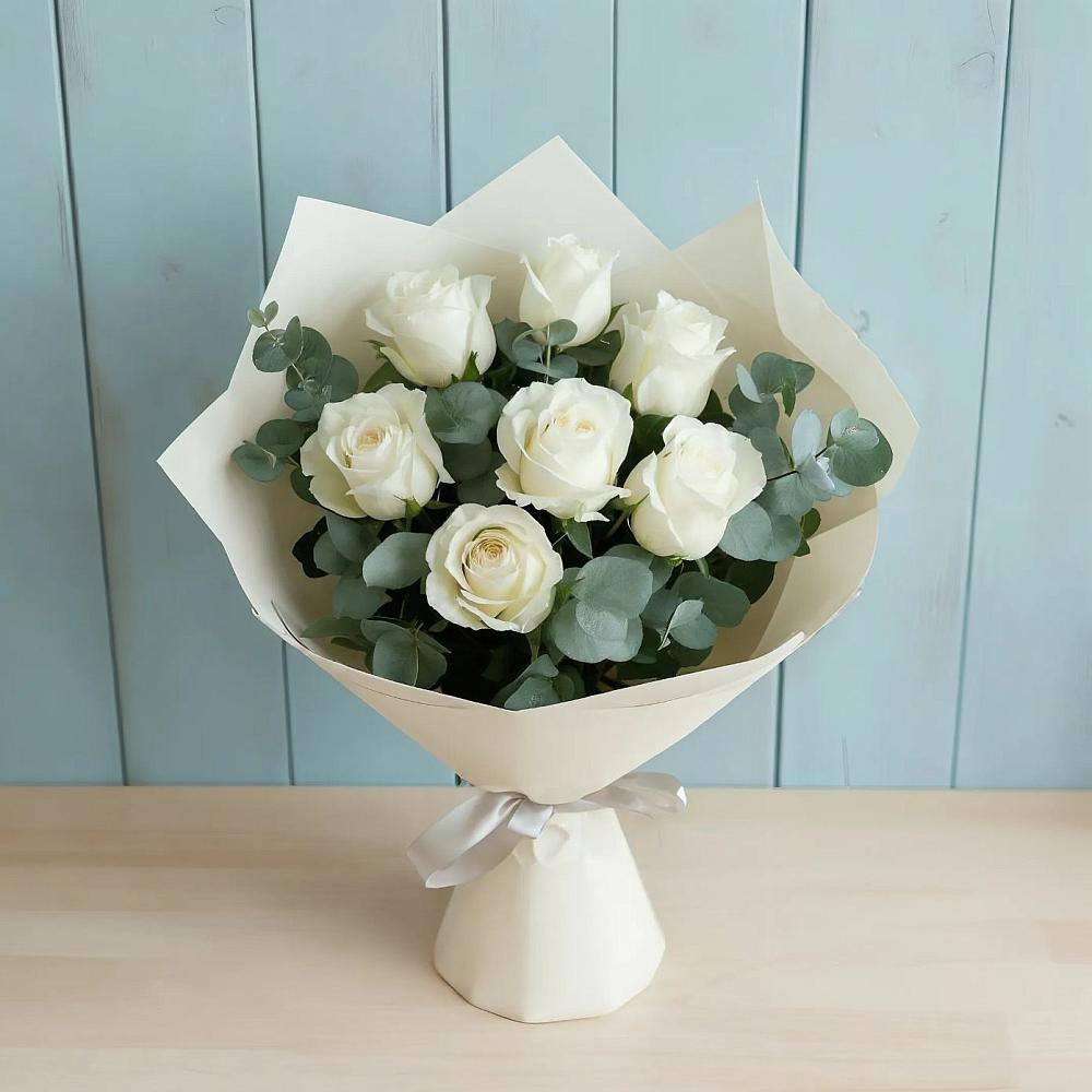Букет Белые розы в Эвкалипте в Воргашоре