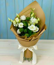 Букет цветов из:  Хризантемы и Лизиантусы в Воргашоре