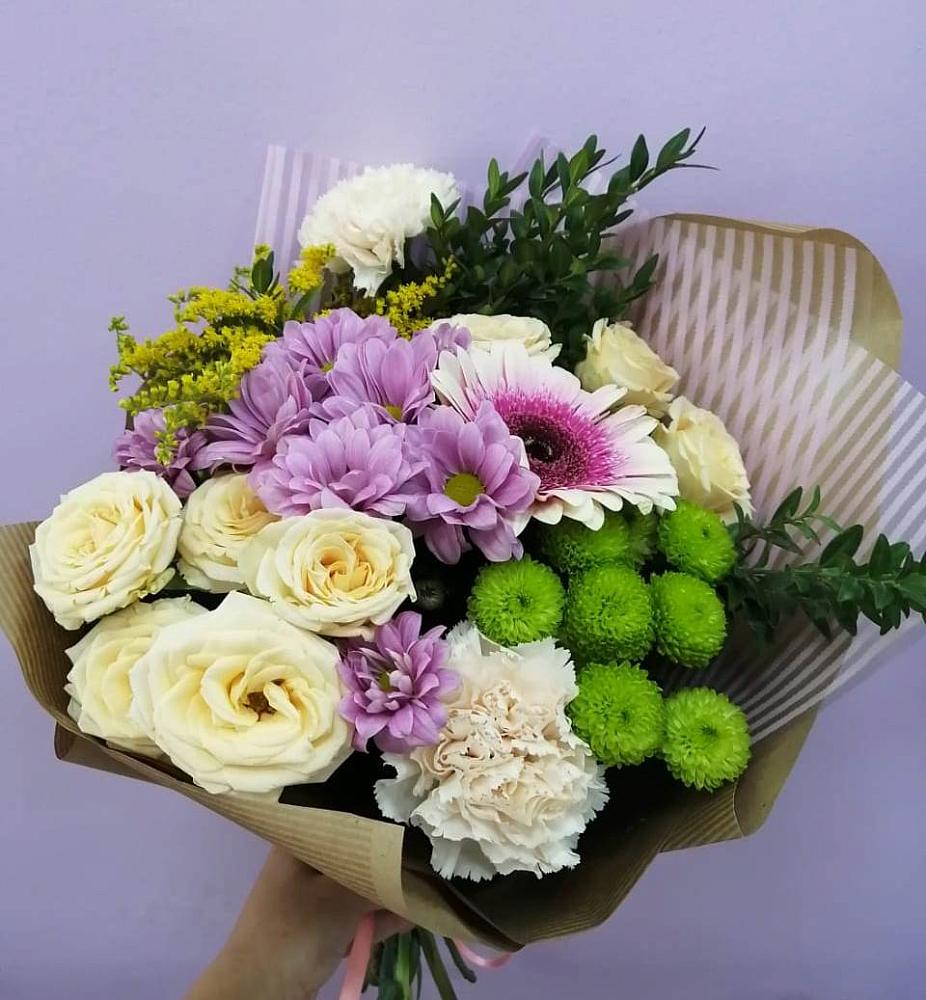 Букет цветов из: Хризантемы, Розы, Гвоздики и Герберы в Воргашоре