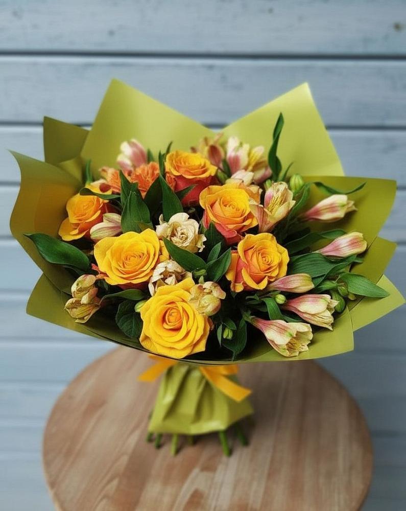 Букет цветов из: Альстромерии и Розы в Воргашоре