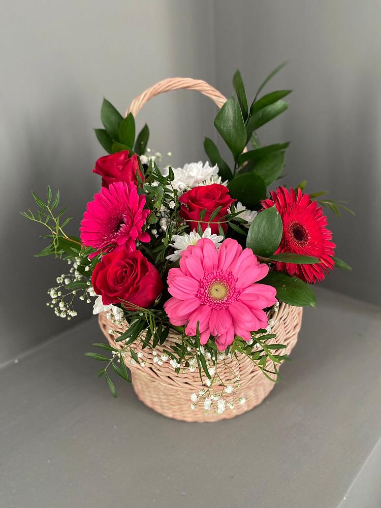 Цветочная композиция из Розы, Хризантемы и Герберы в корзине в Воргашоре