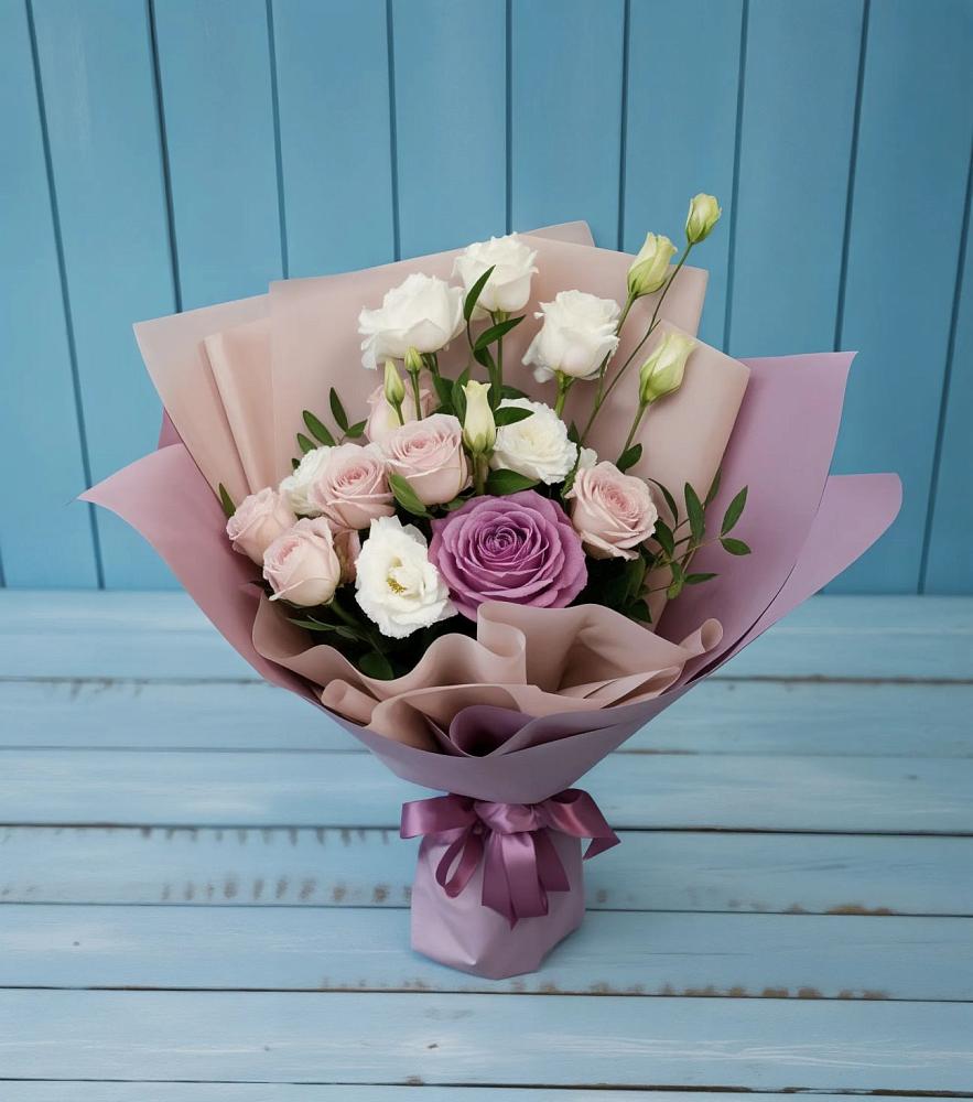 Букет цветов из: Розы и Лизиантусы в Воргашоре